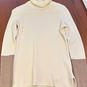 Royal Robbins Cream and Tan Turtleneck Sweater Size Small Women’s